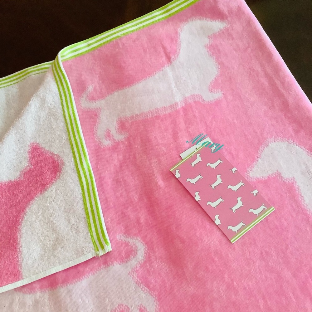 NWT **REVERSIBLE** OVERSIZED DACHSHUND BEACH TOWEL